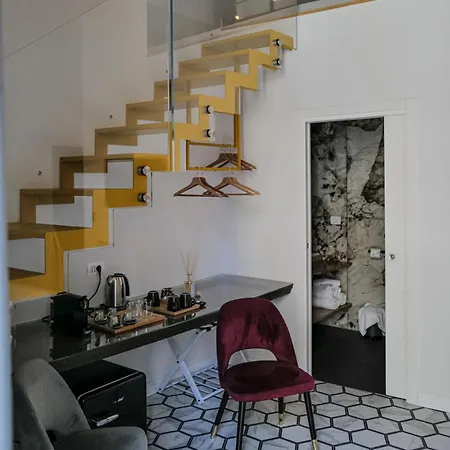 Costantinopoli 33 Grand Πανσιόν Νάπολη