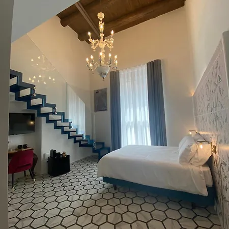 Costantinopoli 33 Grand Νάπολη