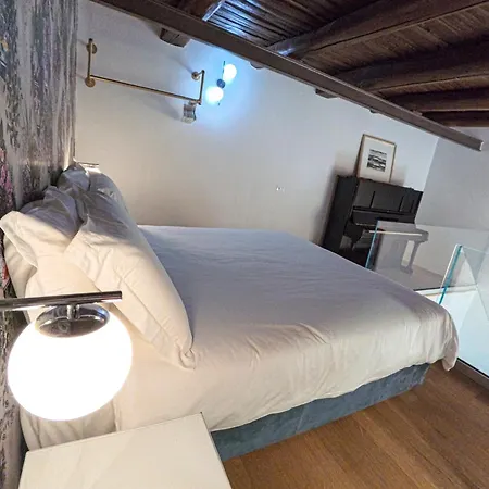 Costantinopoli 33 Grand 4* Неаполь