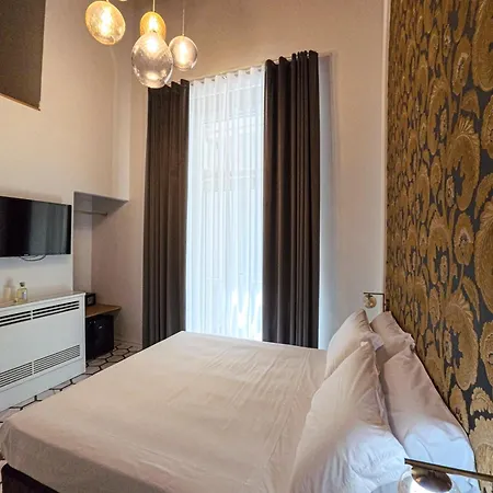 Costantinopoli 33 Grand Гостевой дом Неаполь